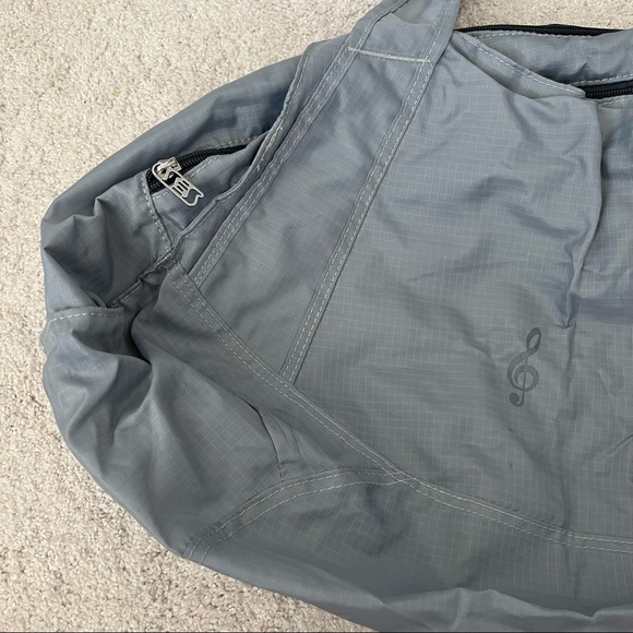 Nylon Ripstop Travel Shoulder Bag - Picture 4 of 13